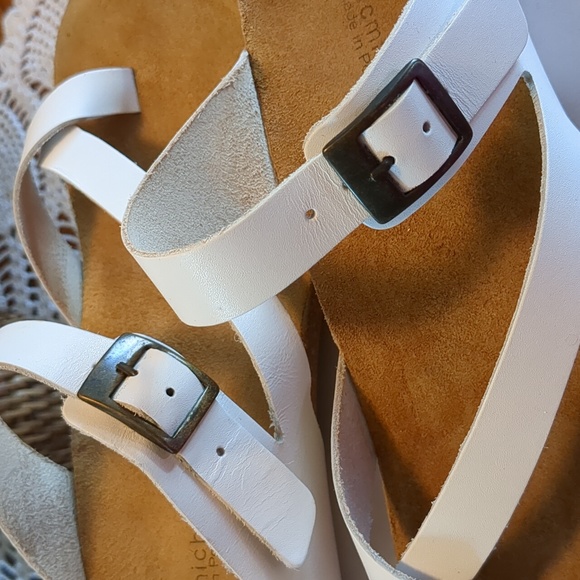 Eric Michael White Leather Adjustable Strap Low Wedge Sandals 37 - Picture 8 of 12